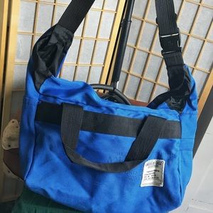 American Eagle 🦅 messenger bag